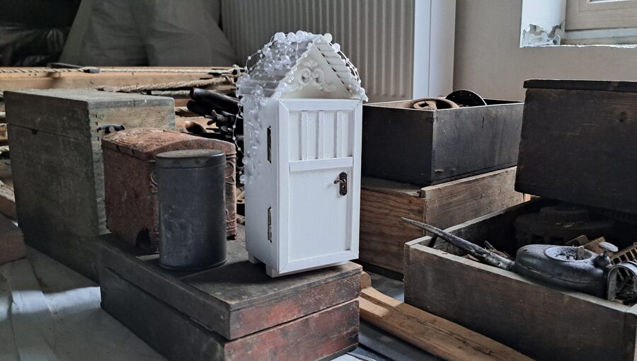 Box - Miniature house